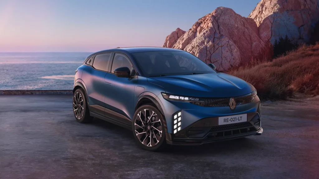 Renault Megane E-Tech é atualizado na Europa