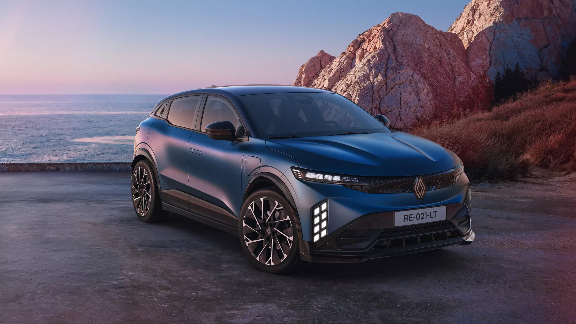 Renault Megane E-Tech é atualizado na Europa