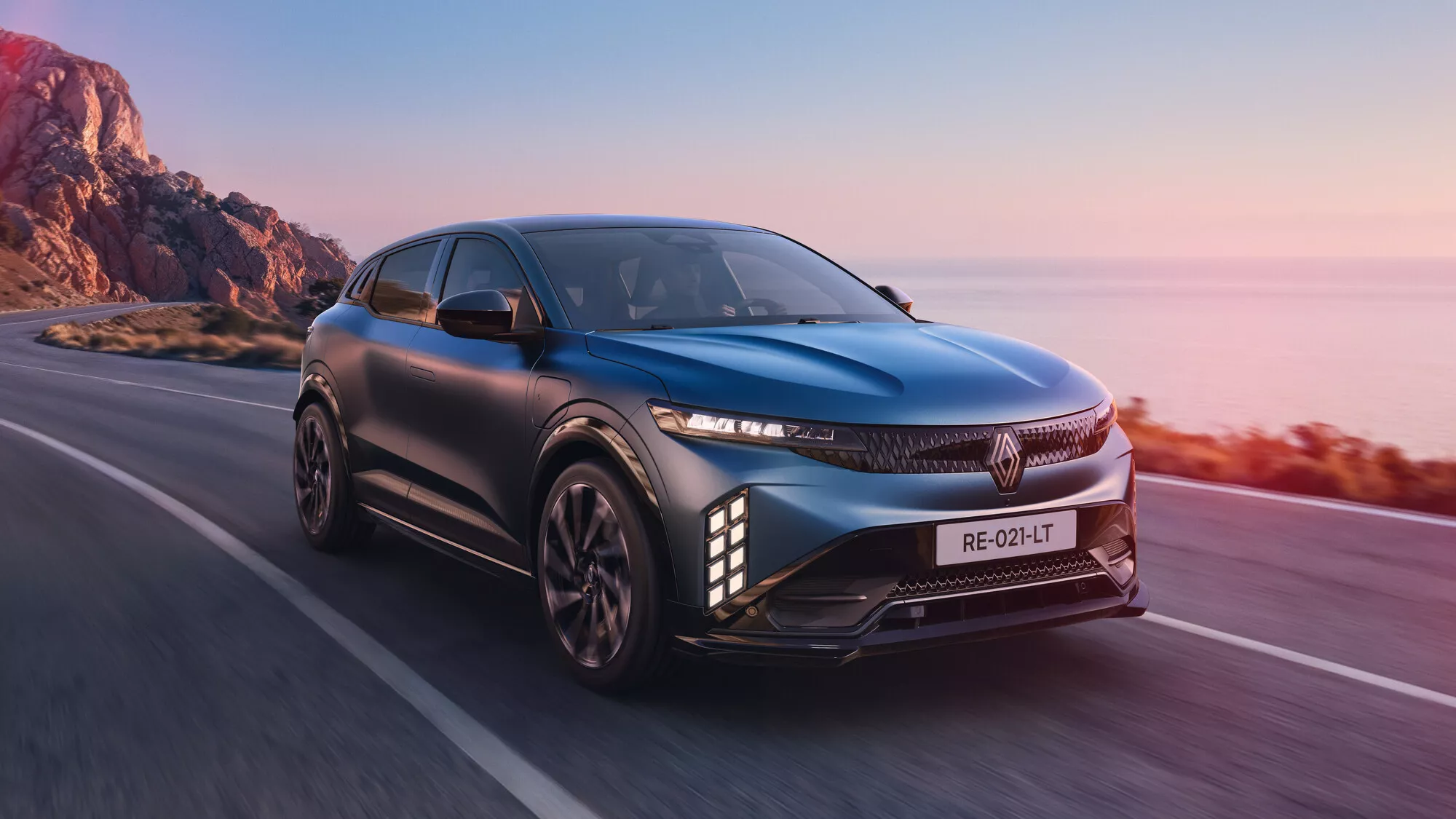 Renault Megane E-Tech é atualizado na Europa