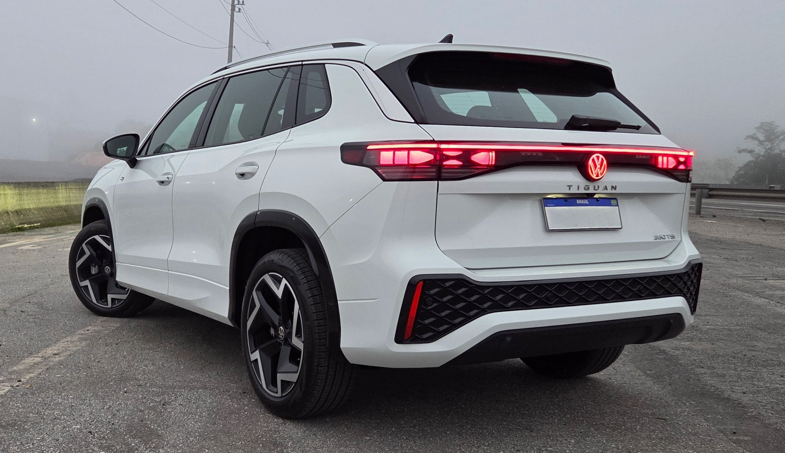 Volkswagen Tiguan R Line (1)
