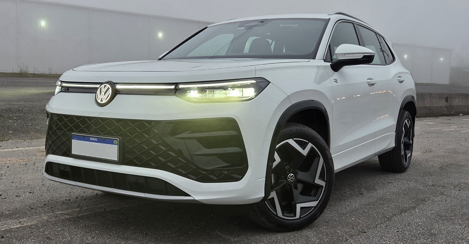 Volkswagen Tiguan R Line (2)