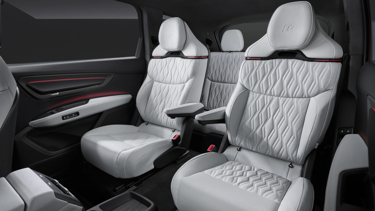 Audi SQ9 é SUV de sete lugares com muito luxo
