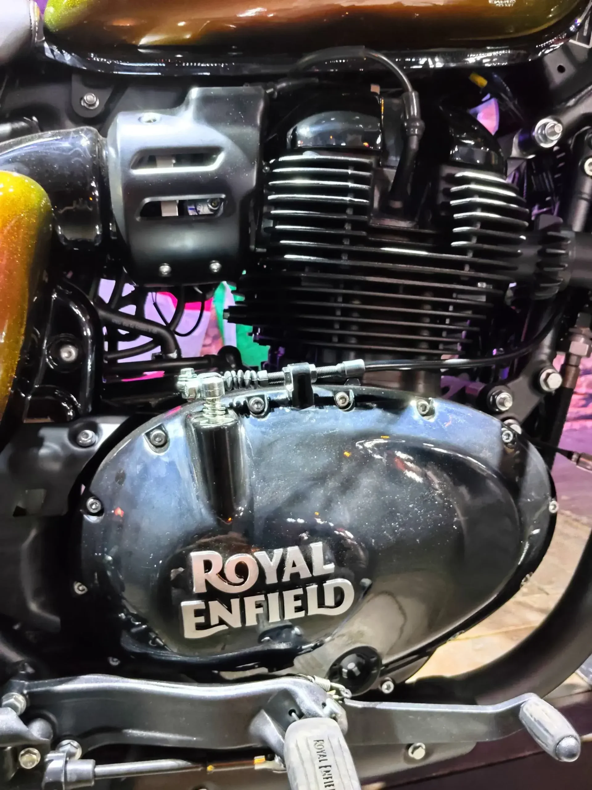 Royal Enfield Classic 650 Edição 125 Anos (6)