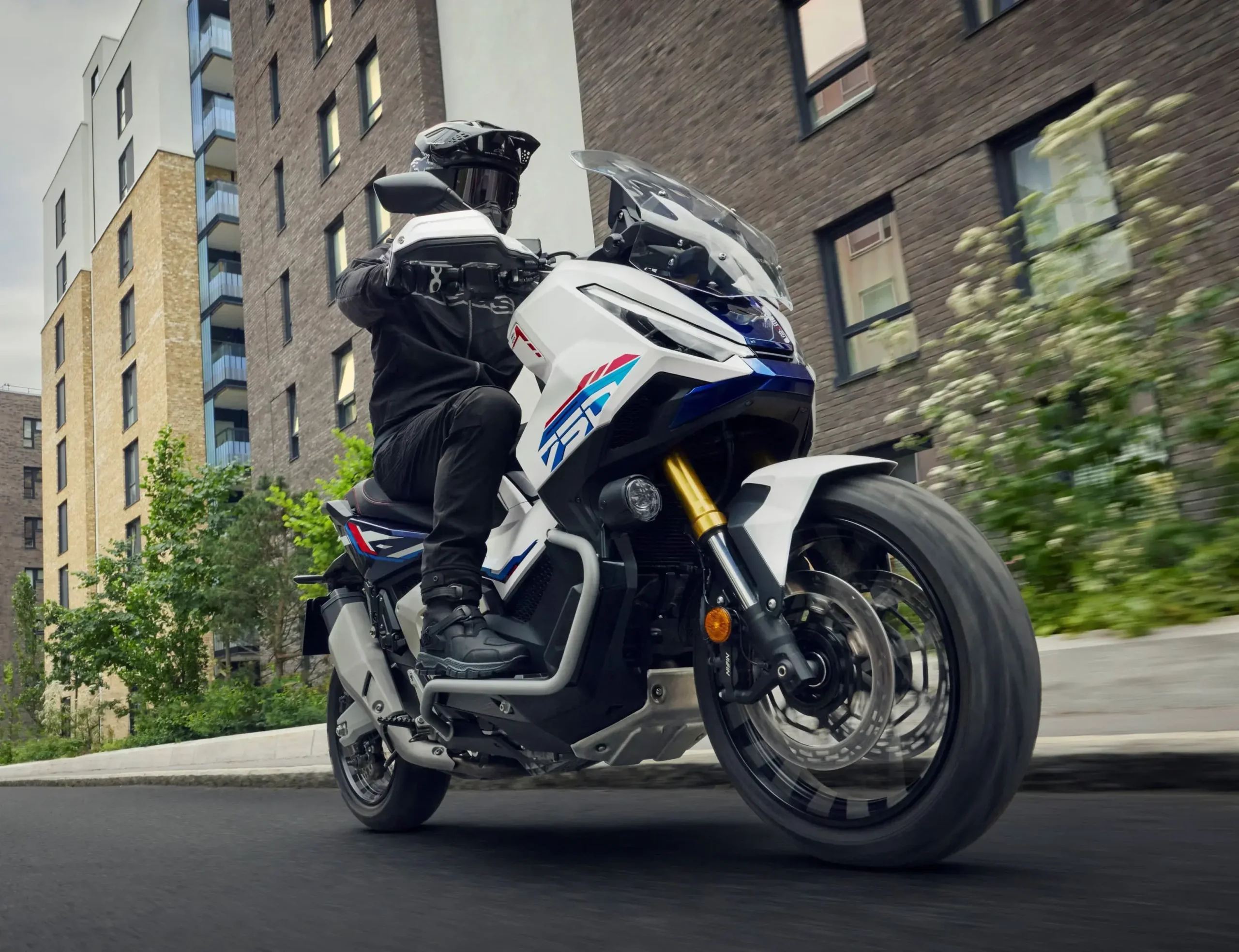 Honda X Adv 2027 1