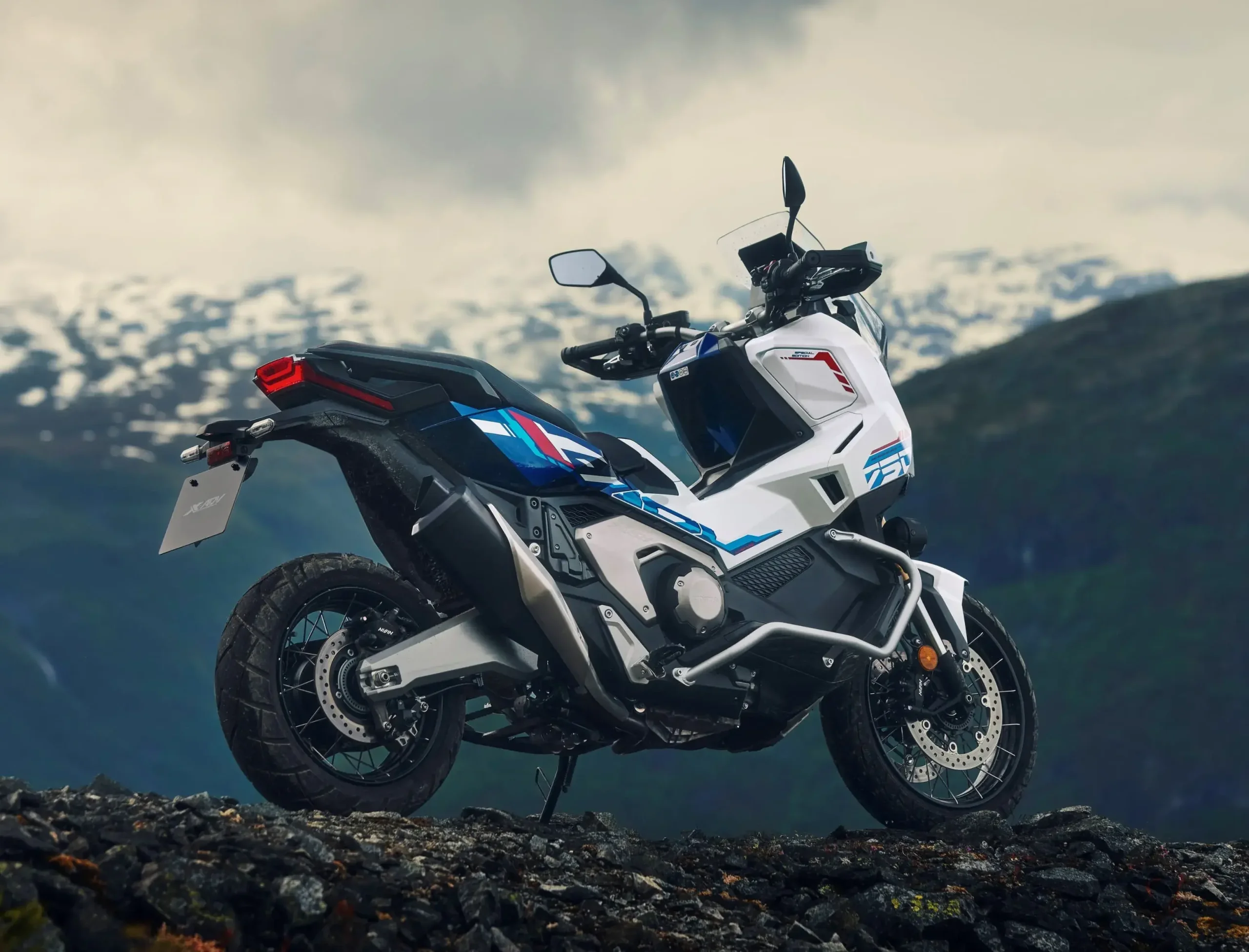 Honda X Adv 2027 3