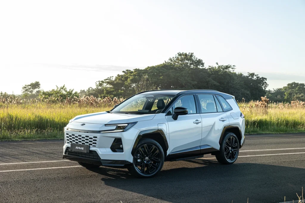 Toyota RAV4 PHEV 2026 chega ao Brasil