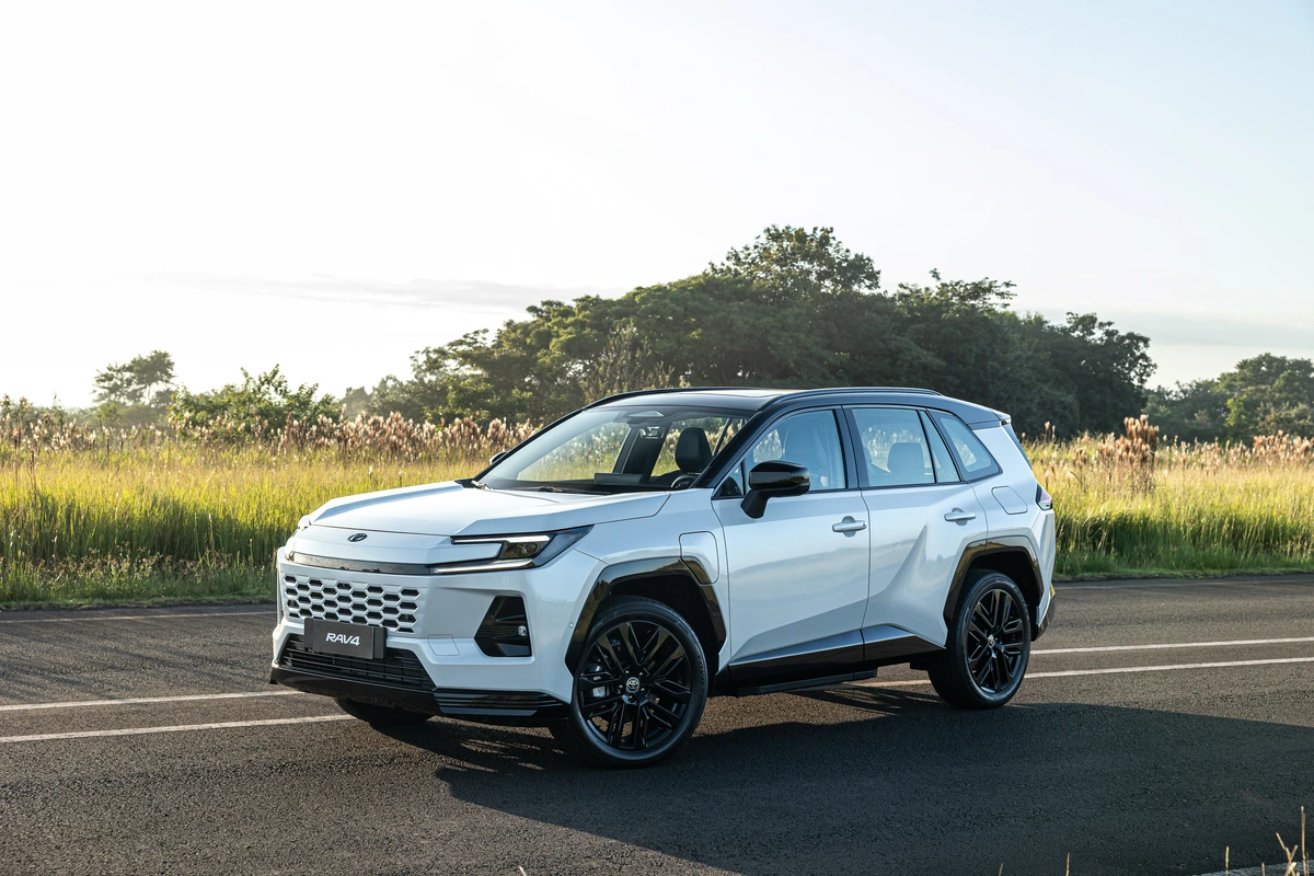 Toyota RAV4 PHEV 2026 chega ao Brasil