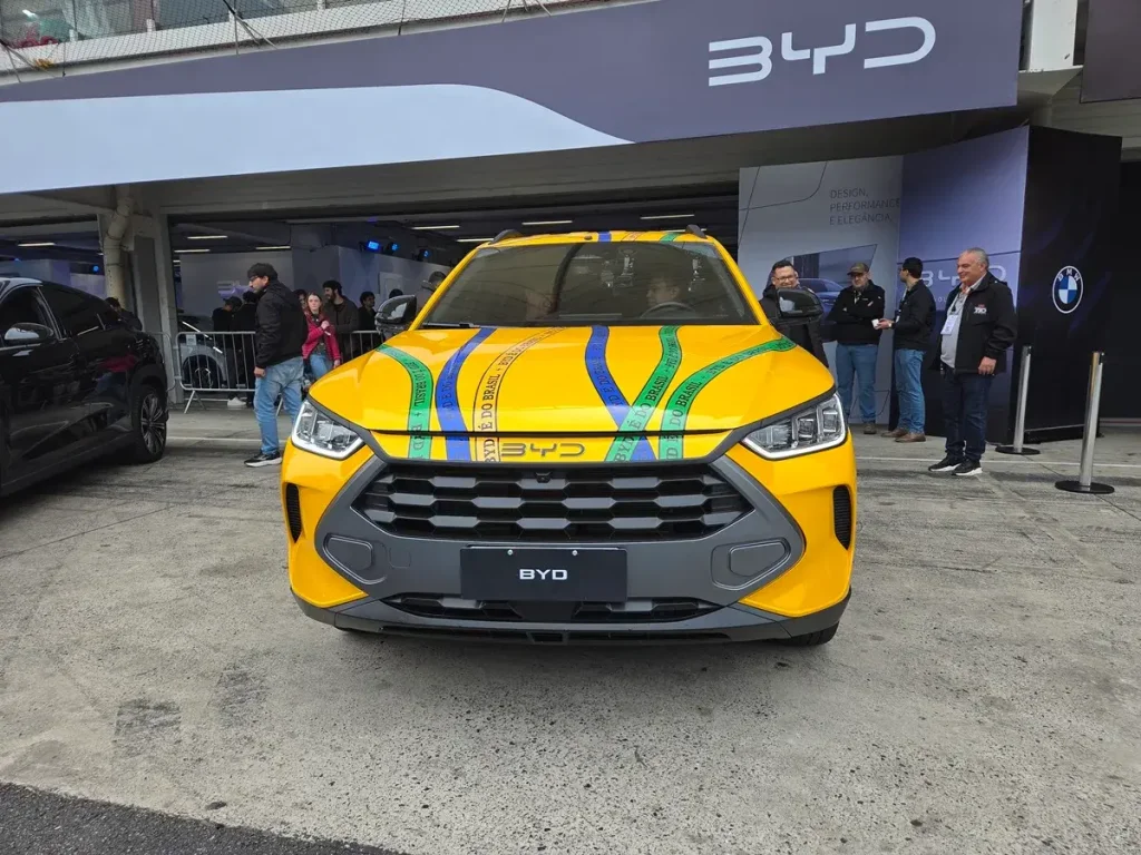 BYD Mako, picape rival da Fiat Toro, surge em Interlagos