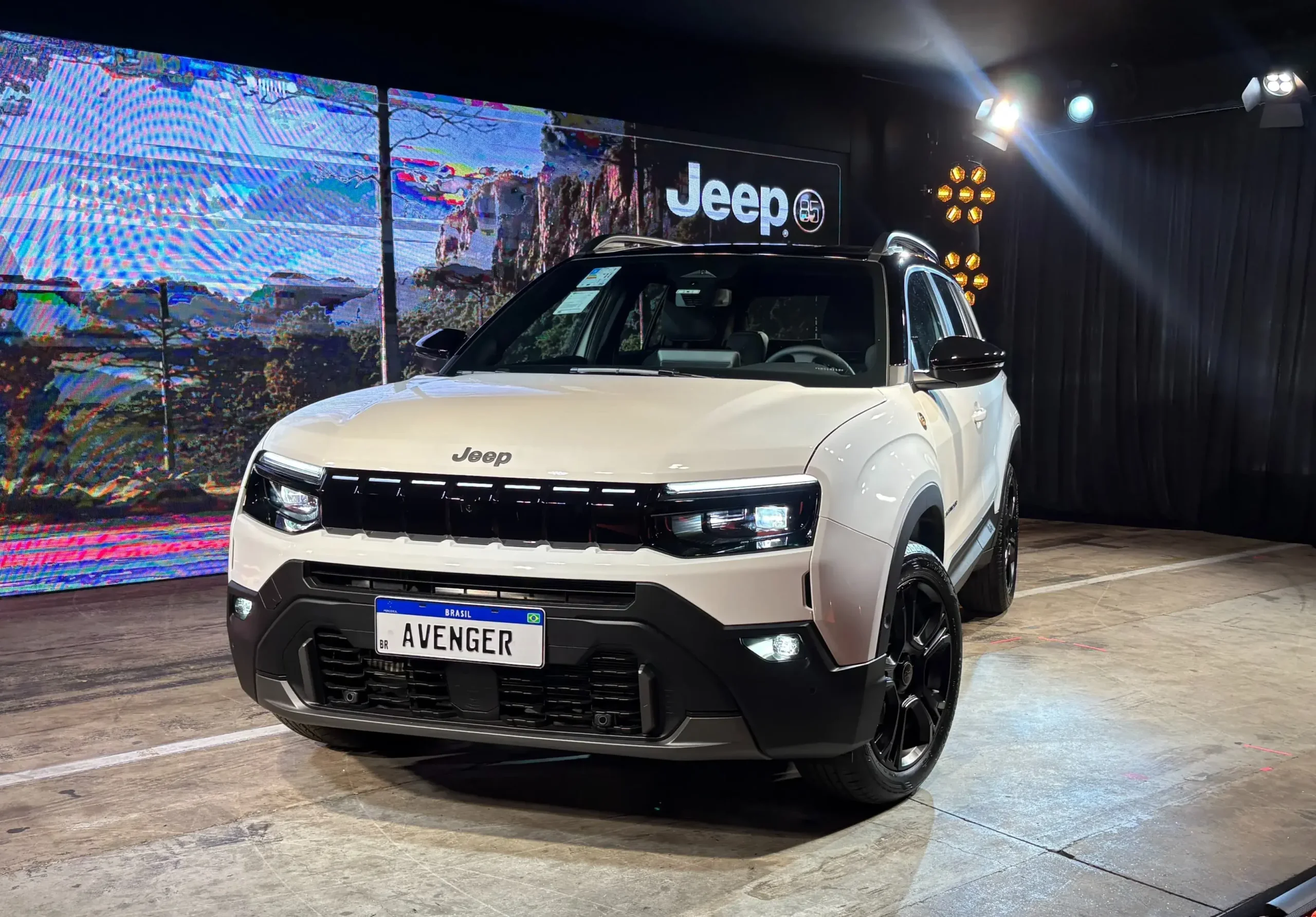 Jeep Avenger 85 Anos 3