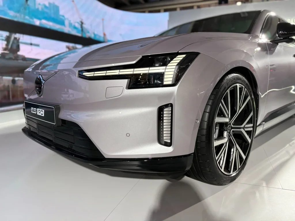 Volvo Es90 3