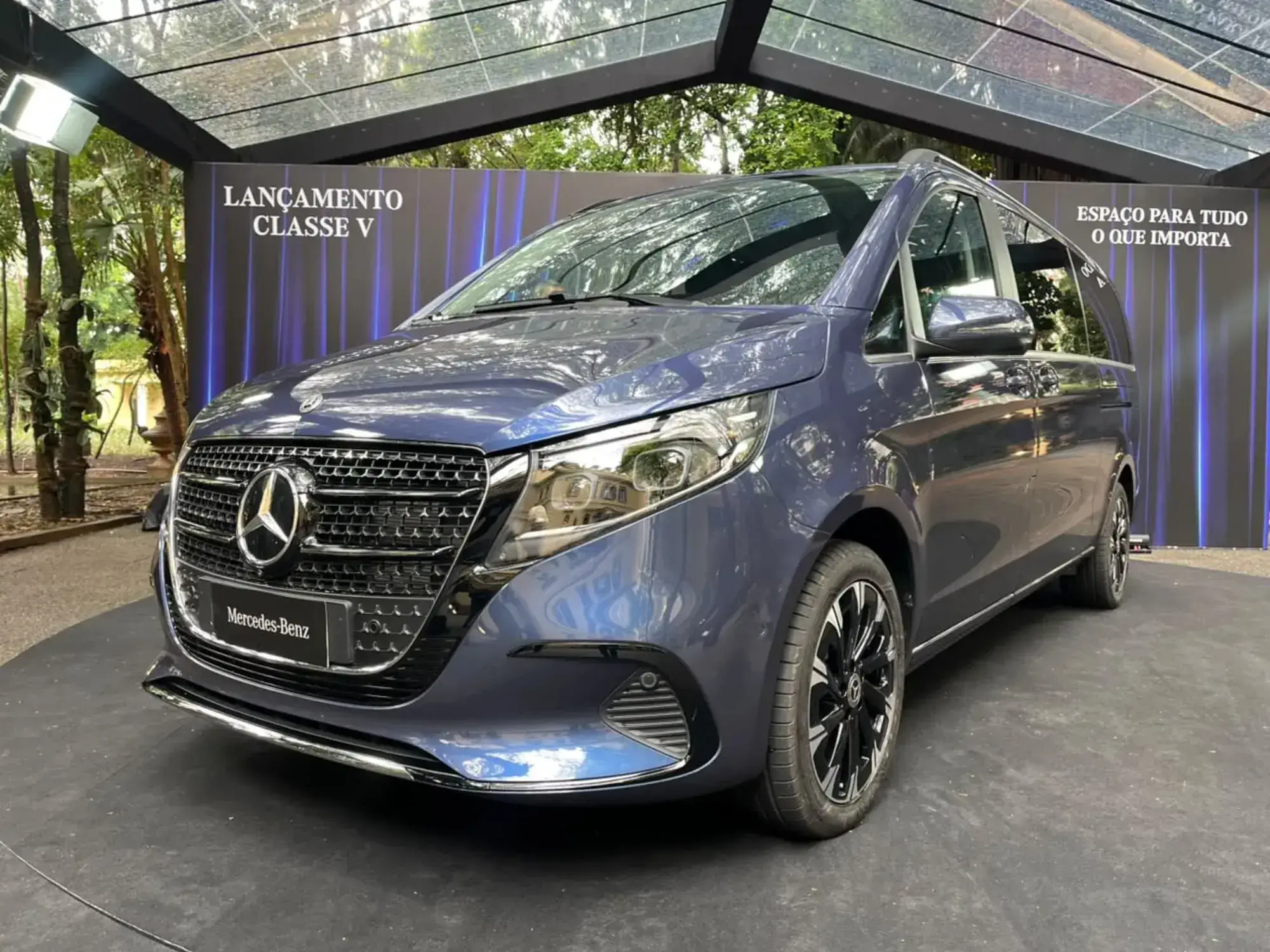 Mercedes-Benz Classe V custa R$ 729.900